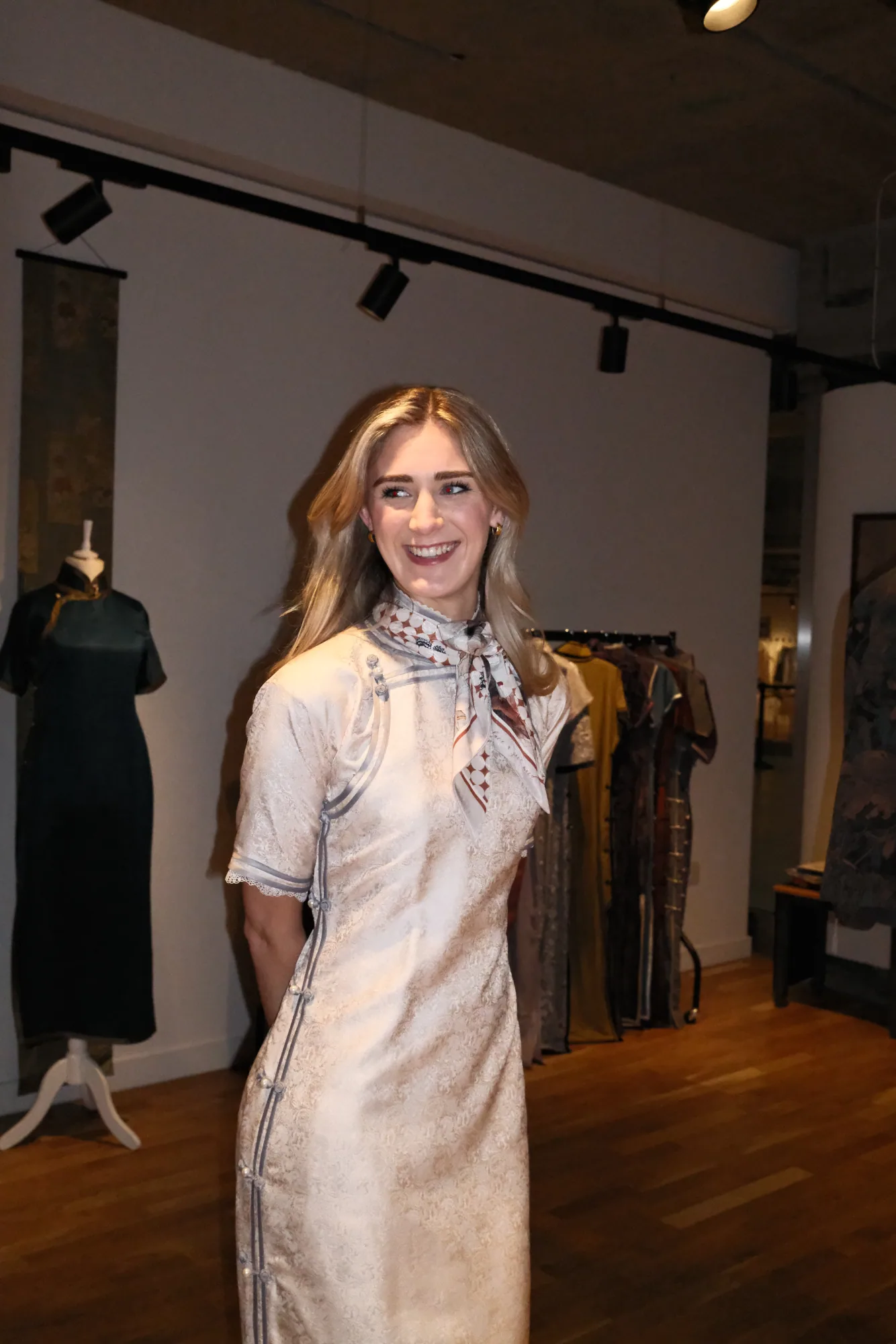 ZHI SU customer look 4